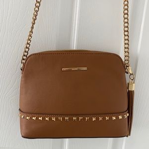 Tan crossbody purse